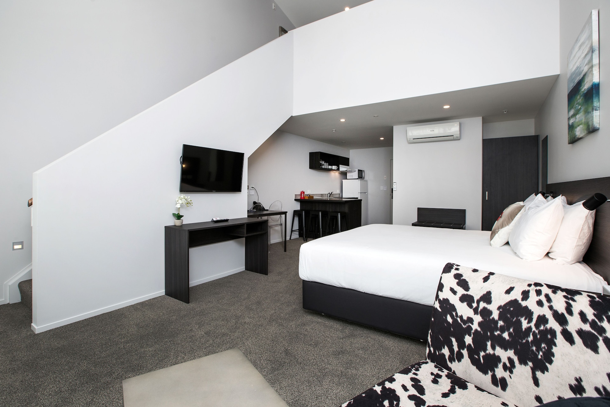 MEZZANINE, 2 BEDROOMS, DOUBLE OR TWIN BED