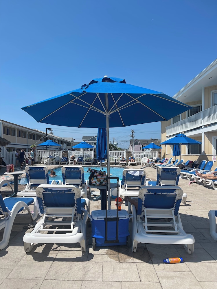 The White Sands Oceanfront Resort & Spa 41/70