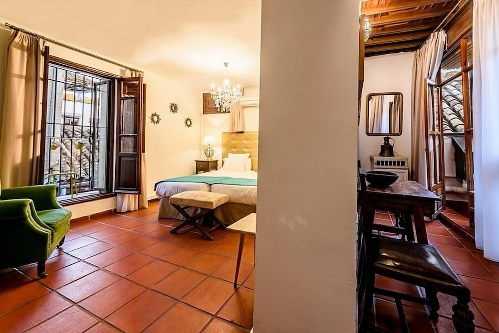 Hotel Palacio de Santa Ines 61/75
