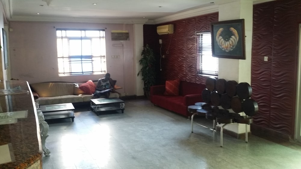 Lekki Central Hotel 17/21