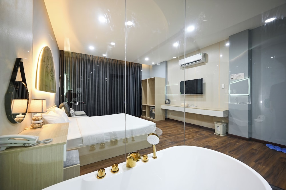 Sunrise Airport Hotel 43/51
