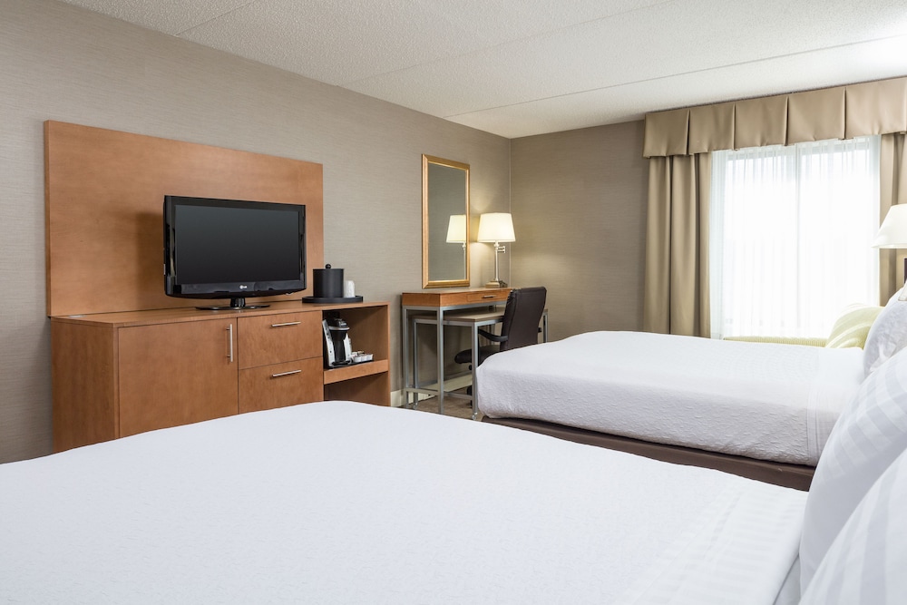 Holiday Inn Manchester Airport 10/52