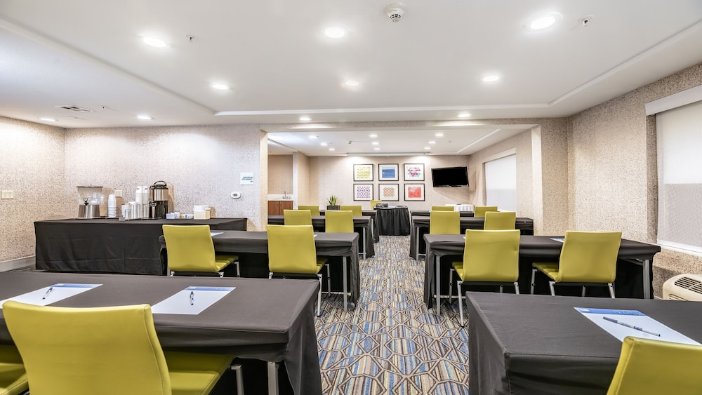 Holiday Inn Express Hotel And Suites Fremont Milpitas Central 56/69
