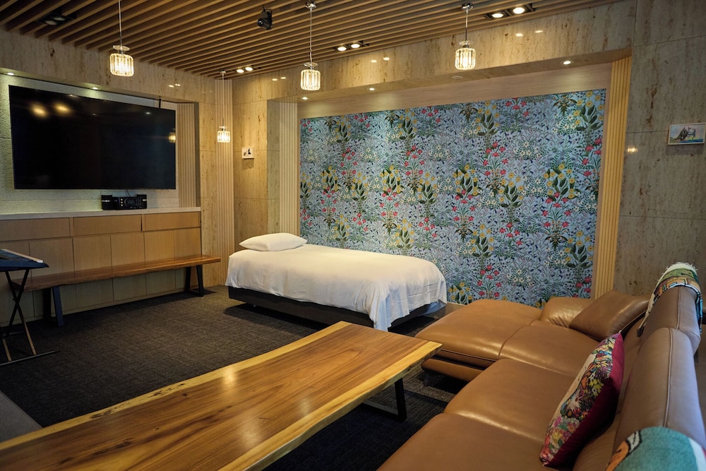 ACUBE HOTEL 24/49