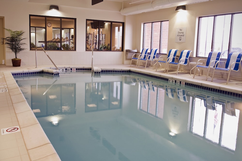 Holiday Inn Express Hotel And Suites Chicago Arpt Area West Ohare 6/46