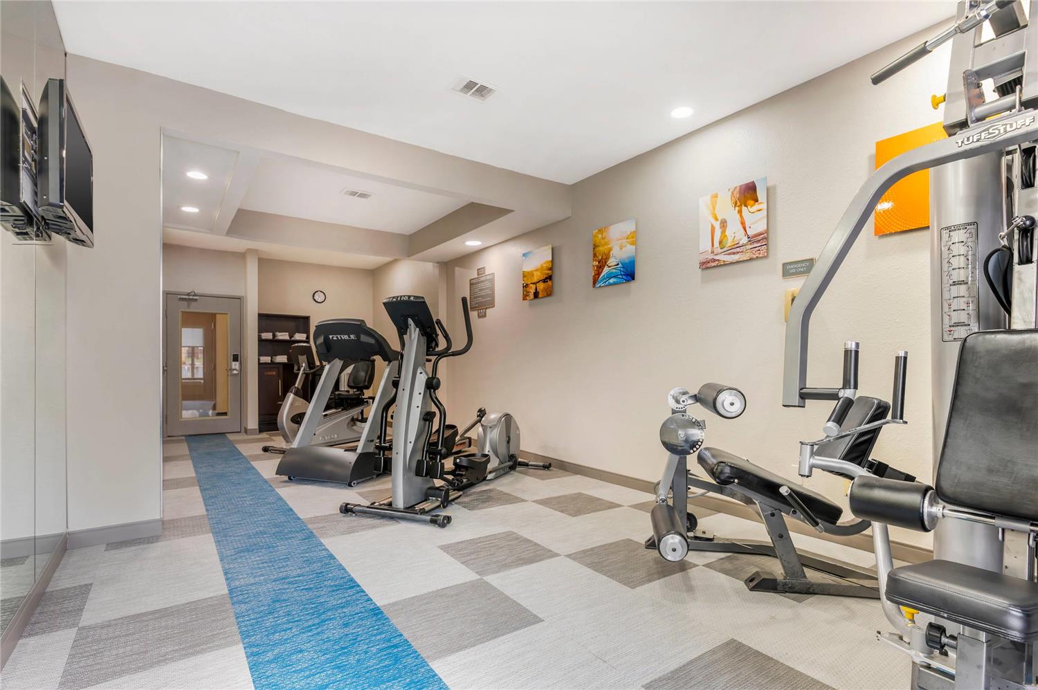 Comfort Inn & Suites Saint Louis Lafayette Square 19/23