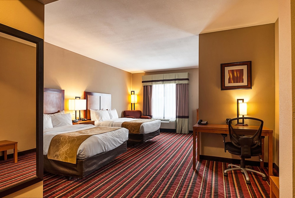 Comfort Suites Sulphur 8/56