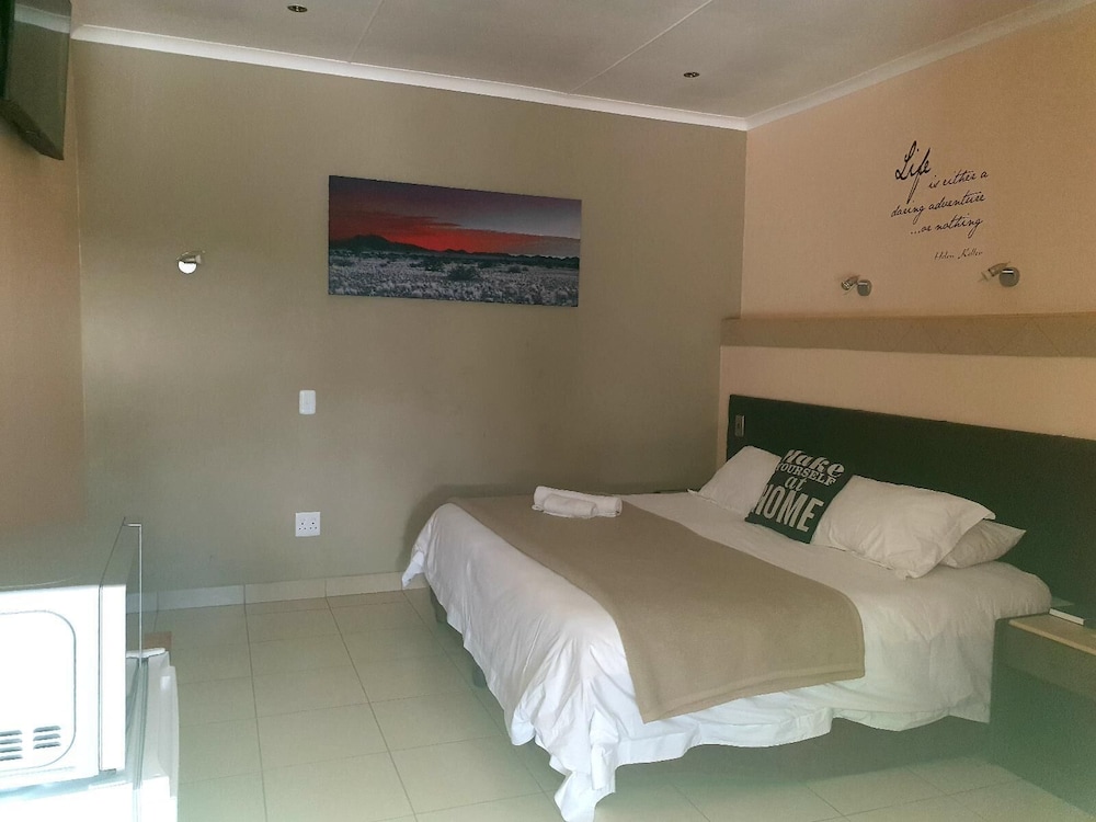Kuruman Lodge 4/18