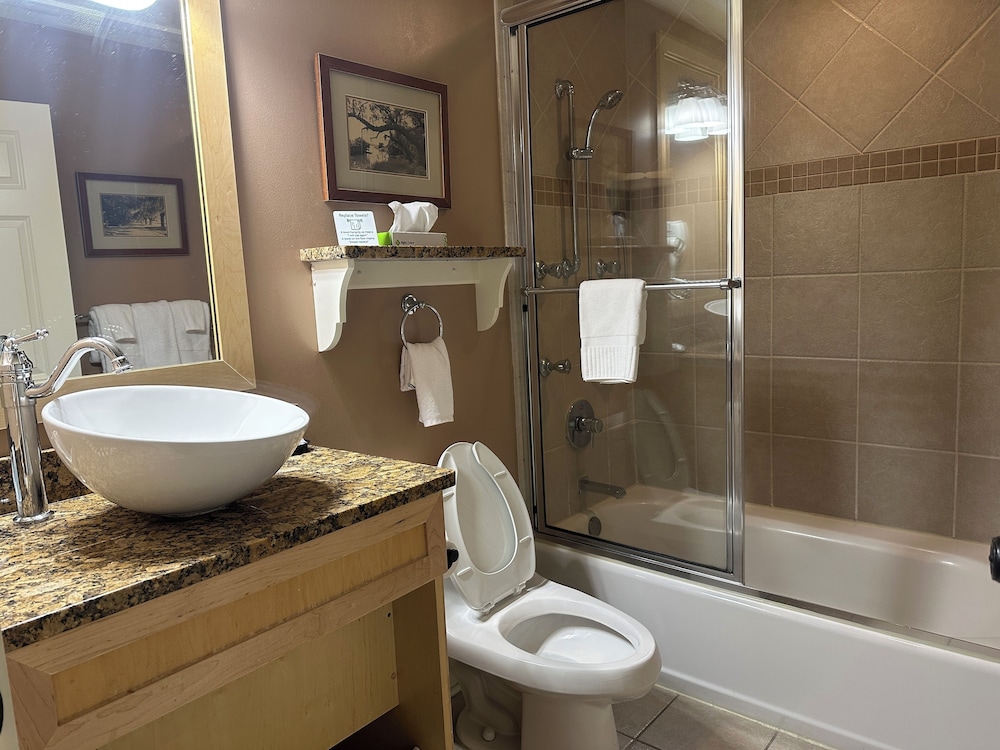 Inlet Sports Lodge 46/50