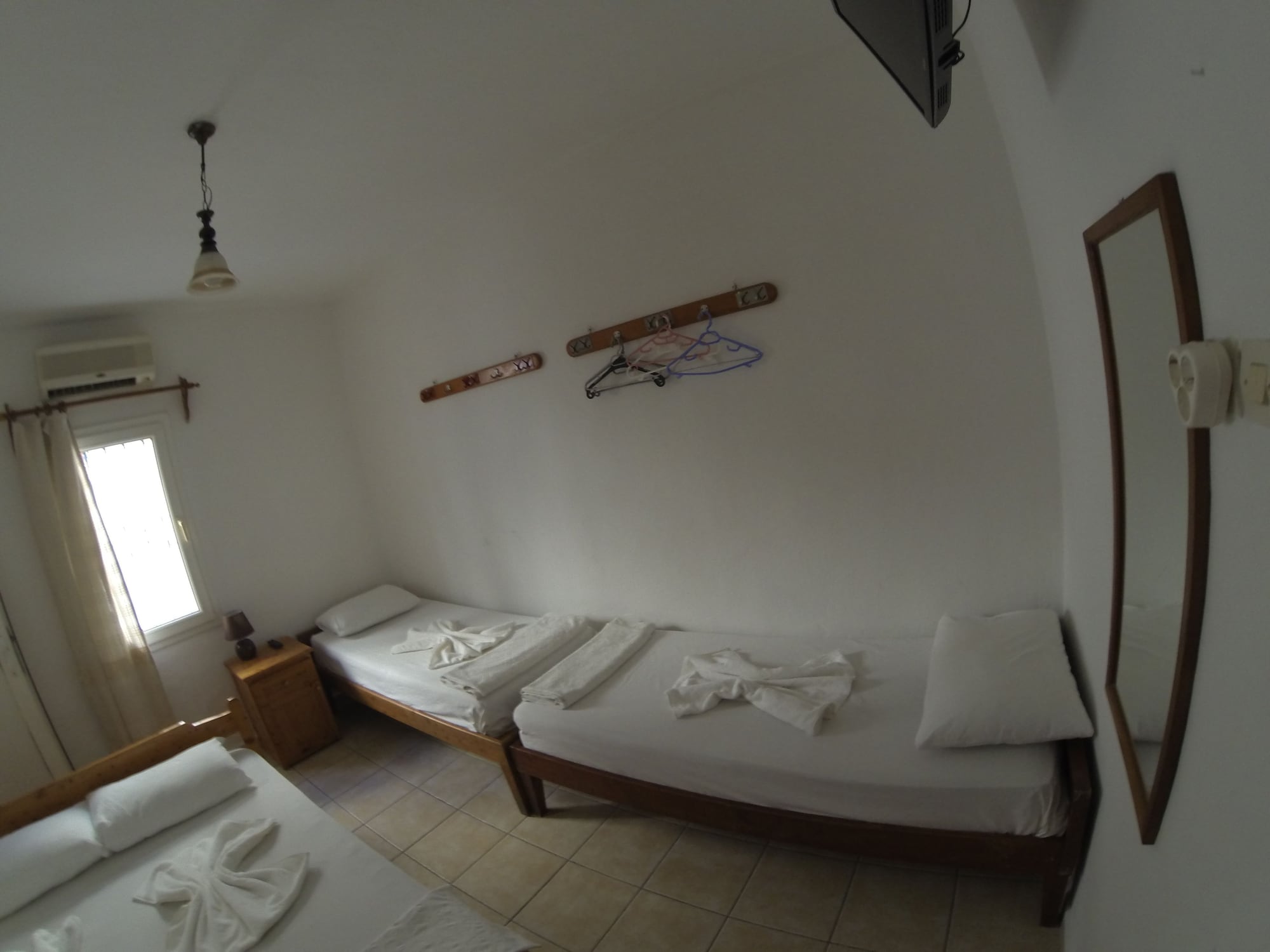 SUITE, 3 KITCHEN