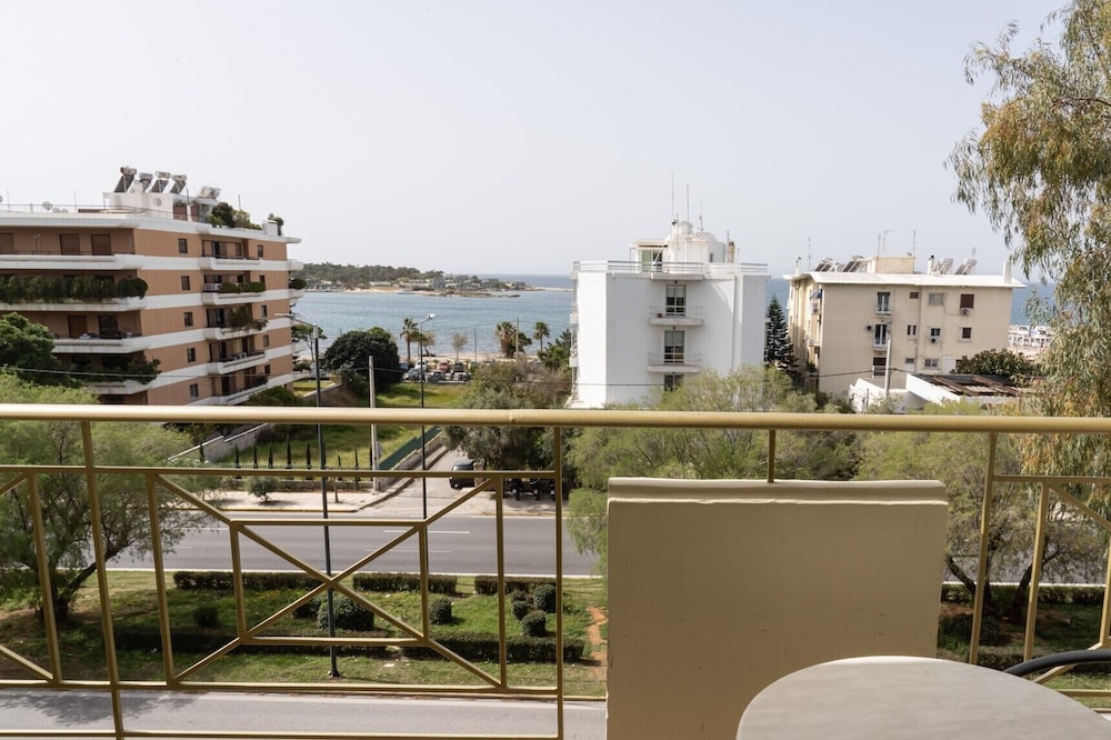 Four Seasons Hotel Glyfada 52/58