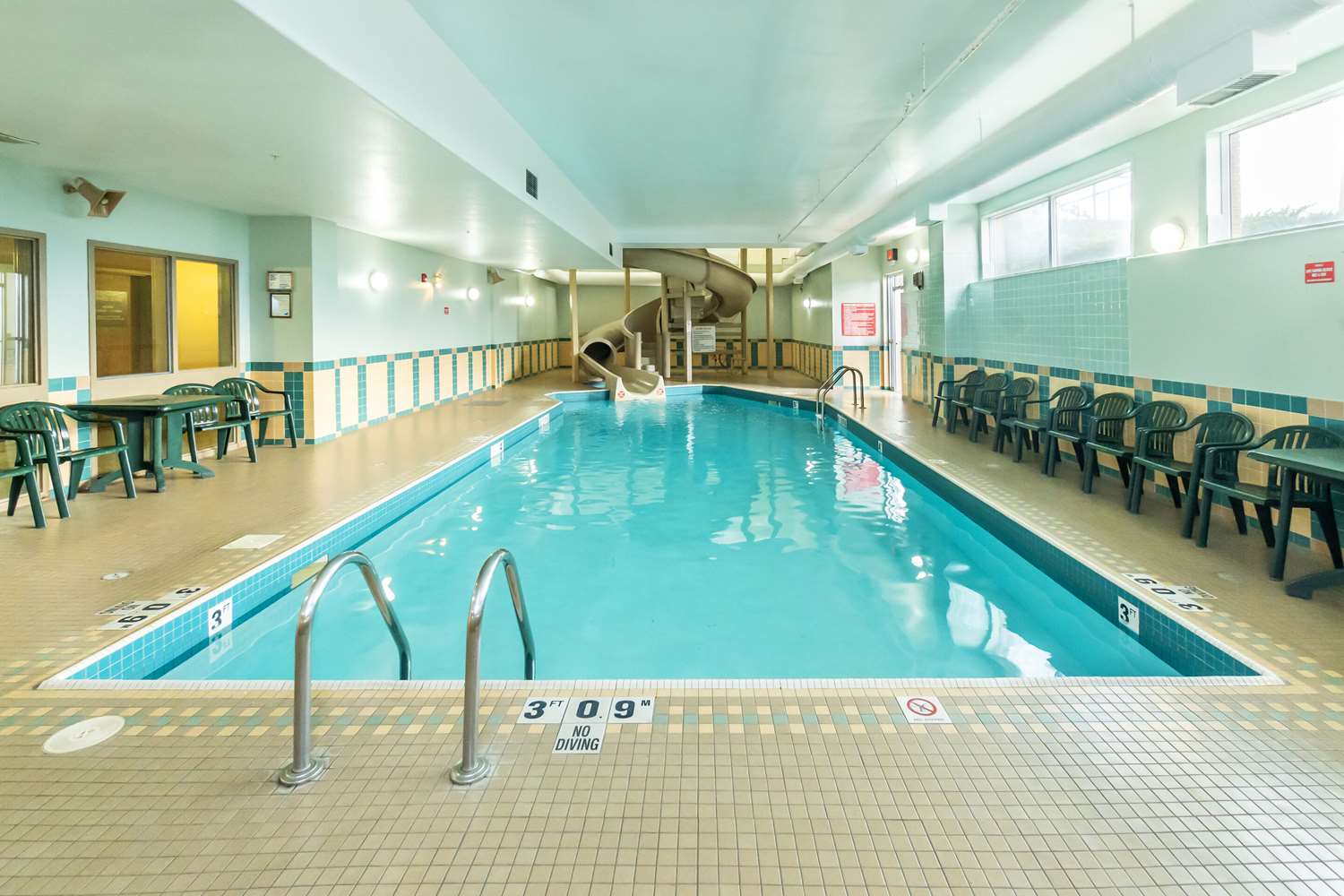 Comfort Inn & Suites Salmon Arm 9/26