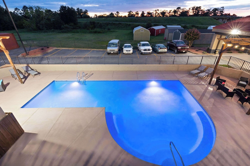 Ramada by Wyndham Bainbridge 22/33