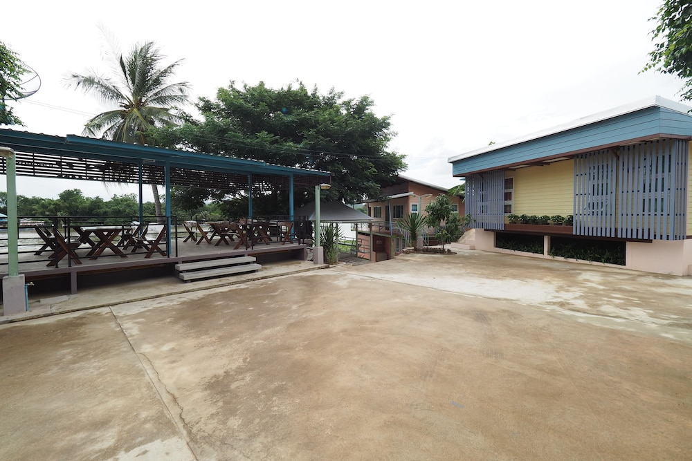 Golden Dragon Resort Kanchanaburi (ex Srisook Resort) 32/50