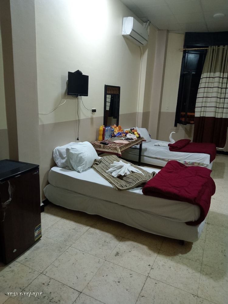 One Season Hostel 43/72