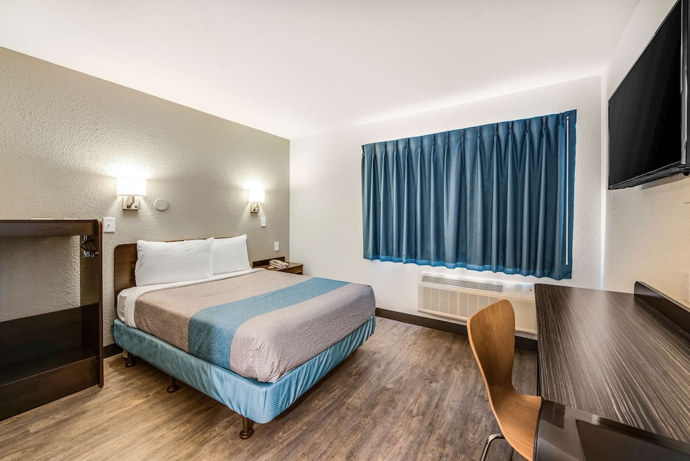 DELUXE, SINGLE, DOUBLE BED, ACCESSIBLE