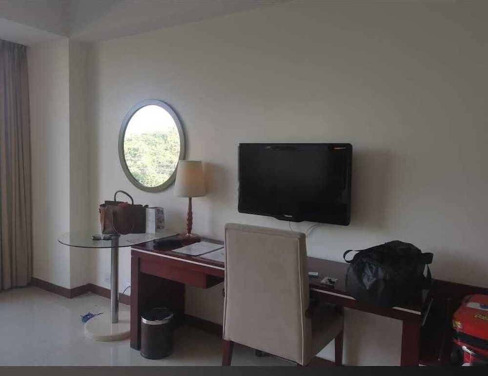 OCEAN PARADISE HOTEL AND RESORT 41/54