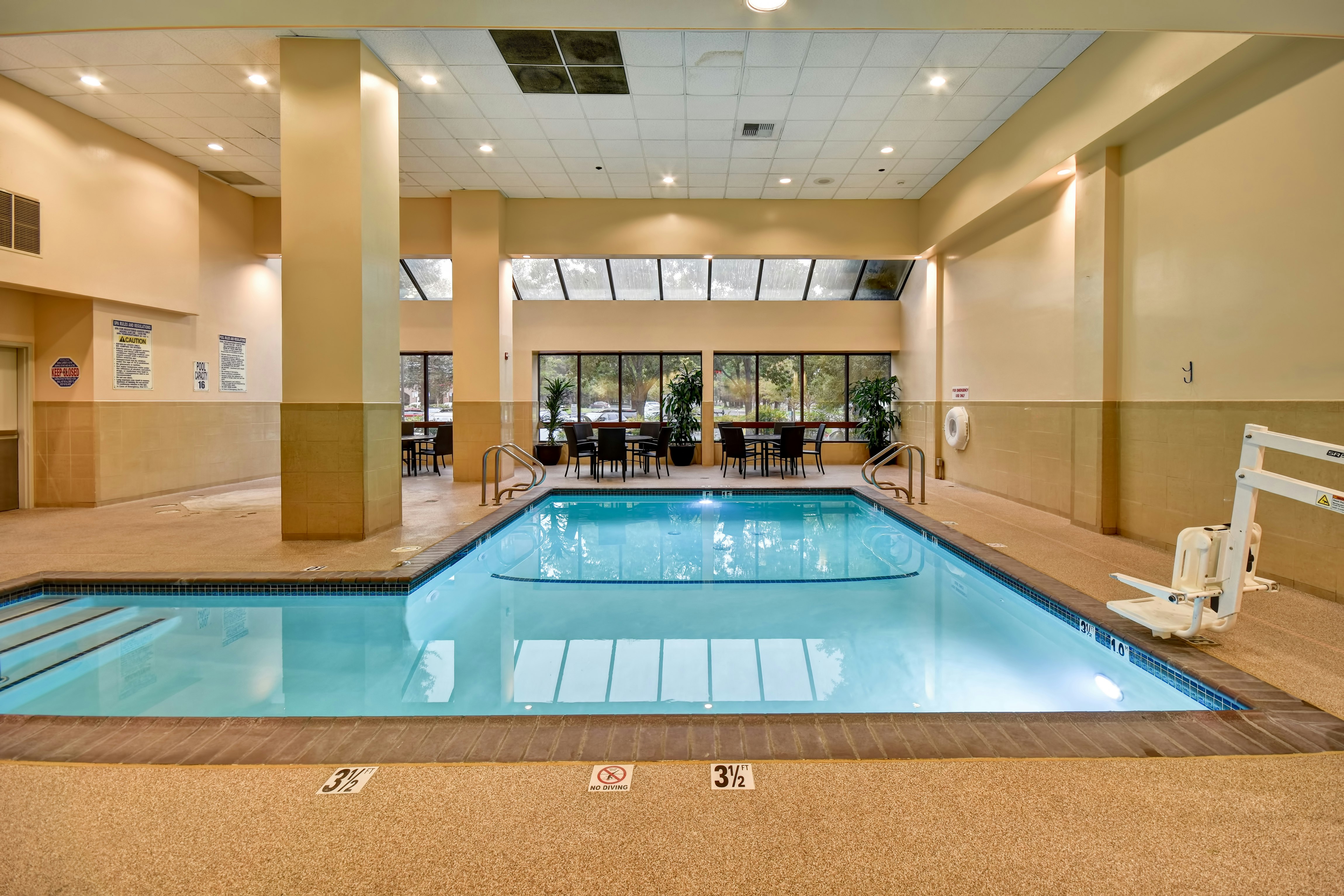 Embassy Suites by Hilton Santa Clara Silicon Valley 10/45