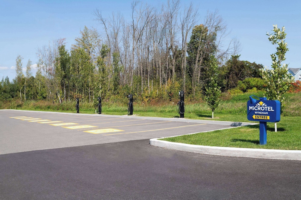 Microtel by Wyndham Lachute 26/30