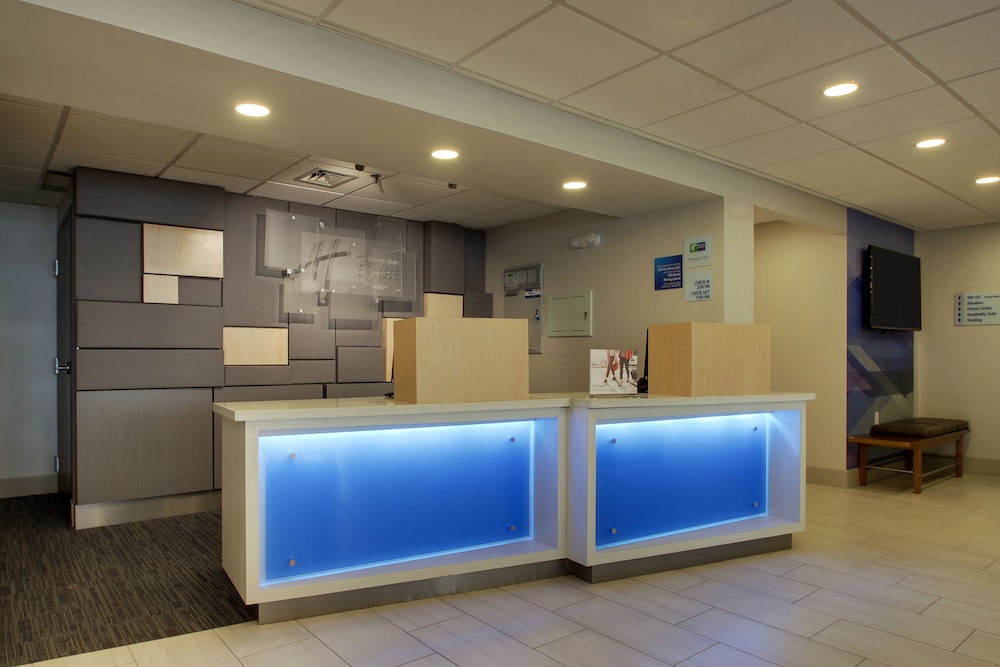 Holiday Inn Express Voorhees - Mt. Laurel 5/37