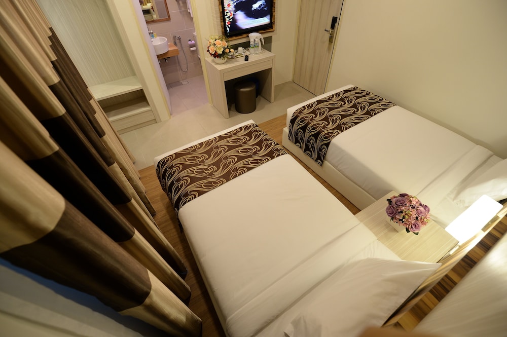 Rimba Hotel 35/39
