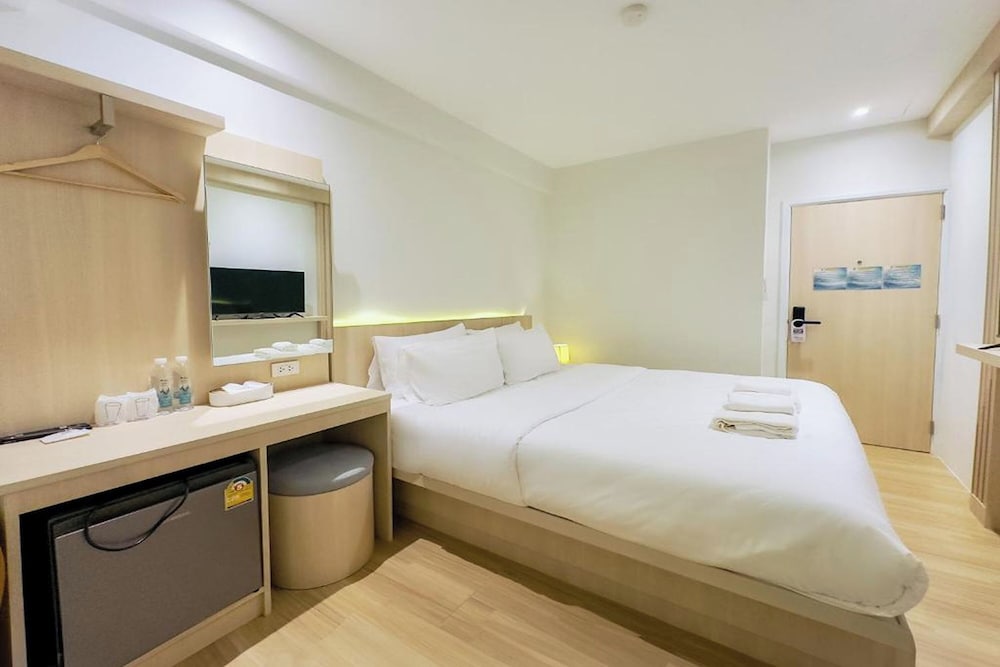 Zhennan Teabar Hotel 50/61