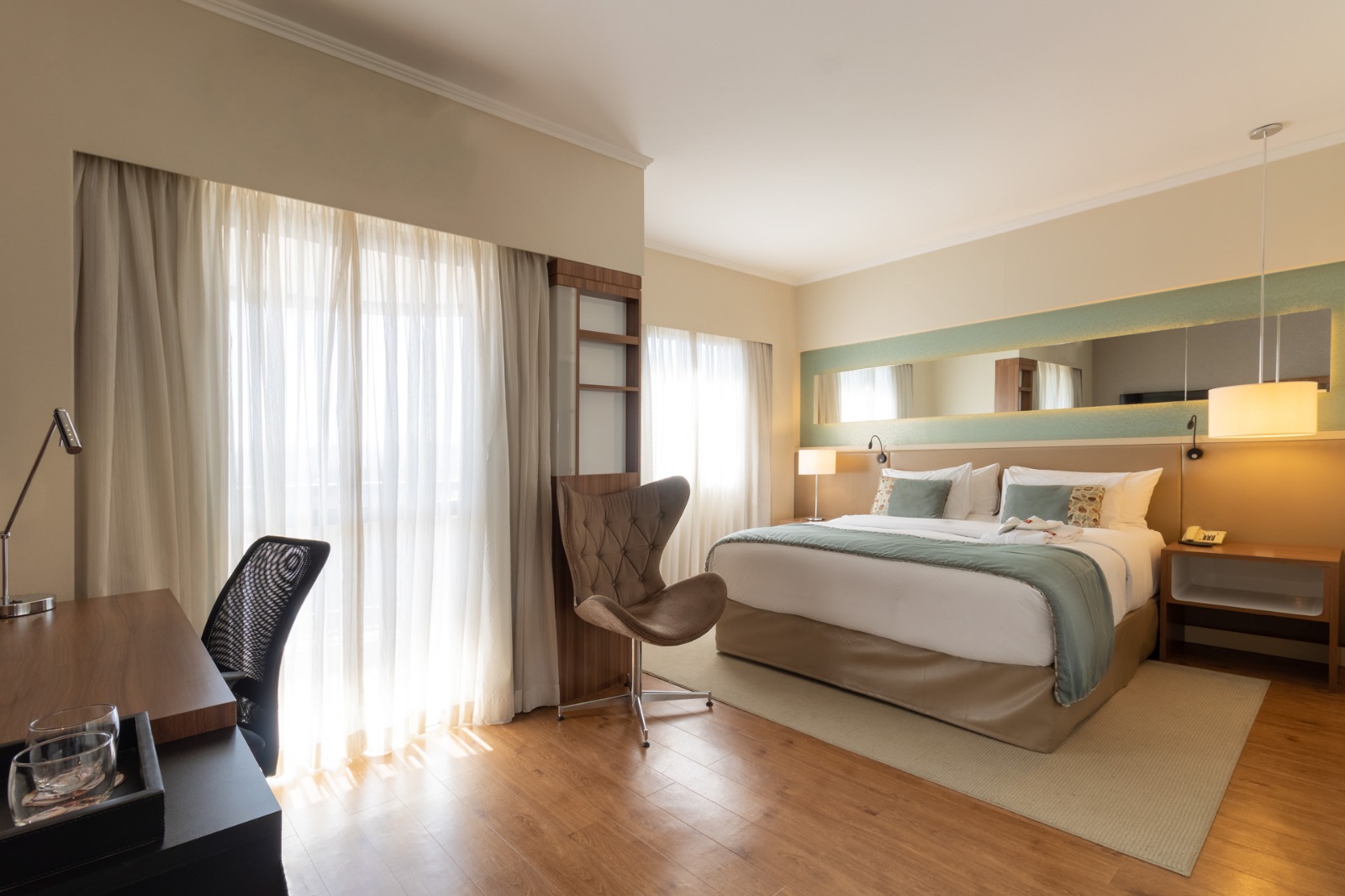 Business, Double Bed
