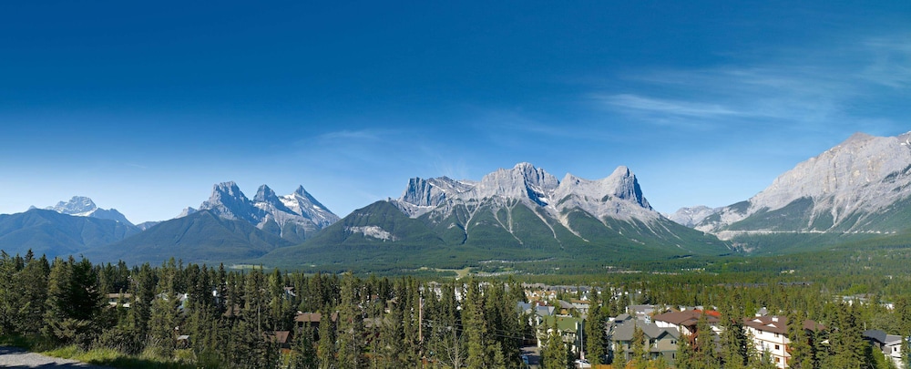 Coast Canmore Hotel Conference Centre 44/49