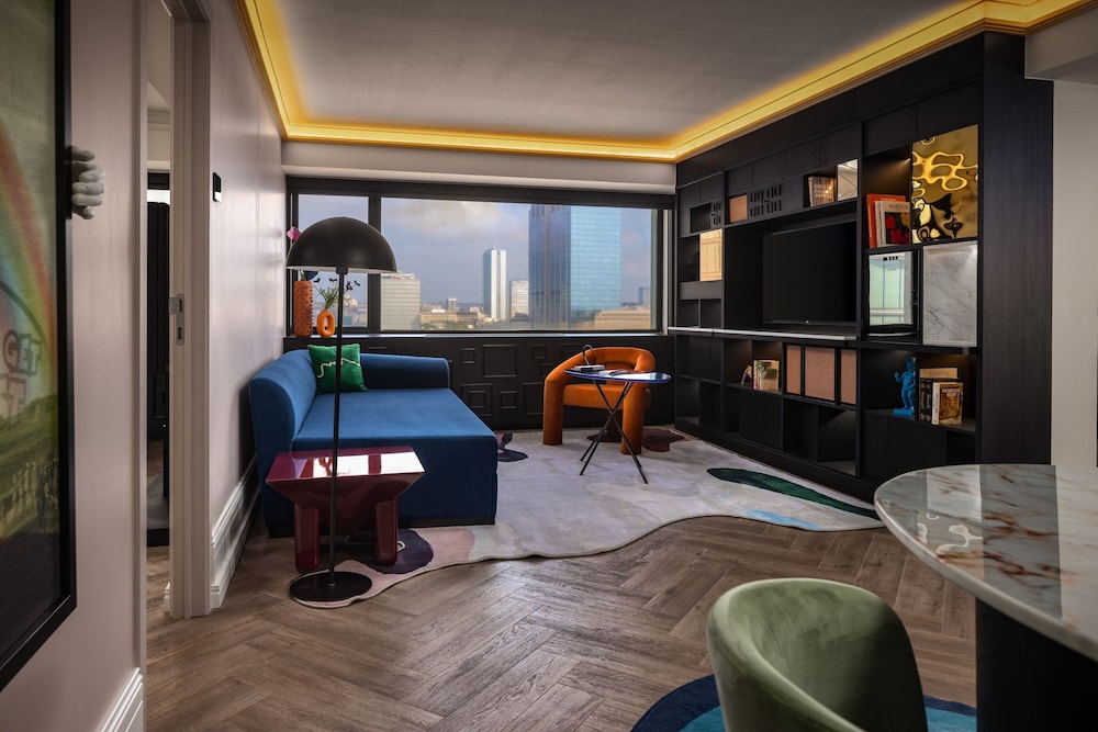 Cardo Brussels, Autograph Collection 33/48