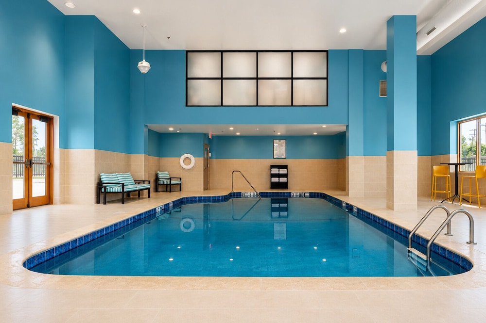 Holiday Inn Express Hotel Suites Niagara Falls 43/75