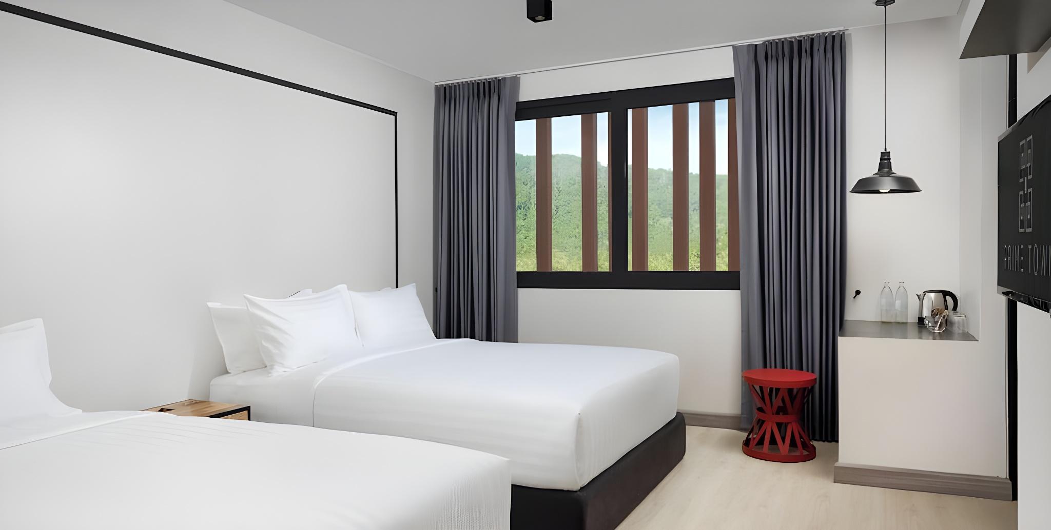 1 Bedroom, Grand, Suite, Pool View