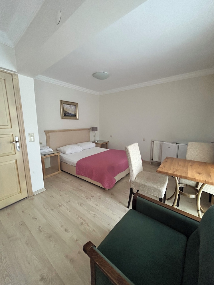 Melaike Otel 35/72