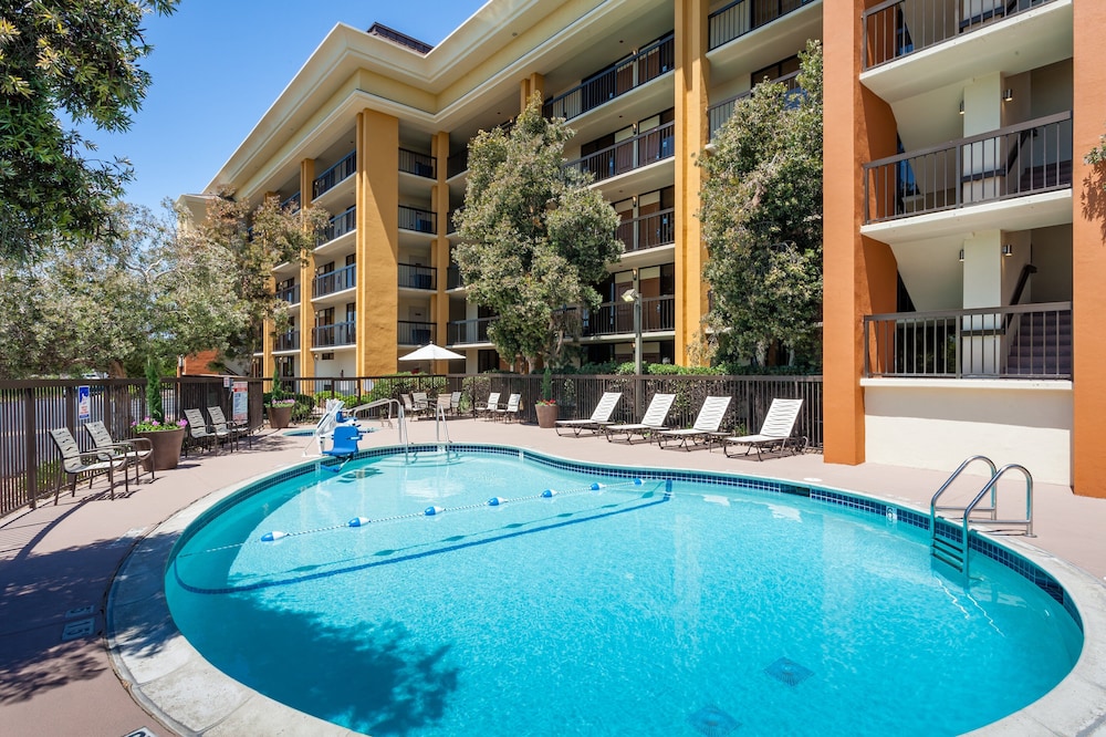 Holiday Inn Express At Monterey Bay 1/50