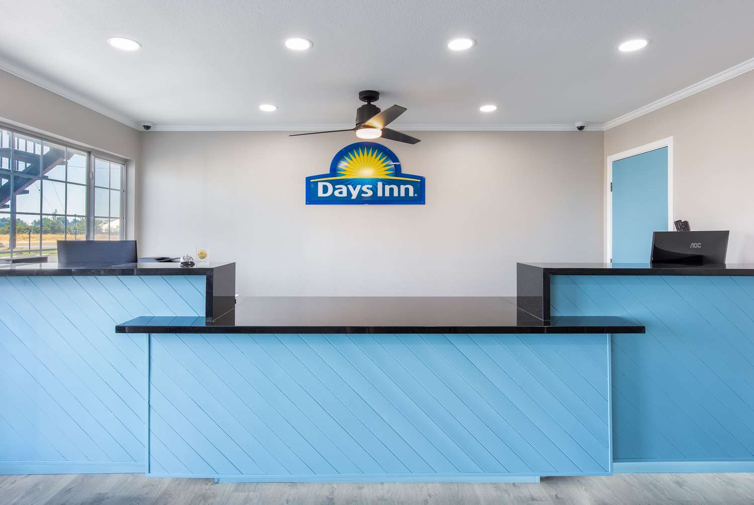 Days Inn By Wyndham Red Bluff 11/42