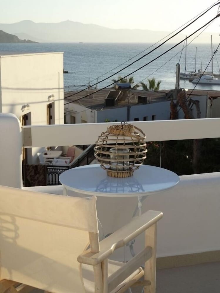 Anassa Studios 8/33