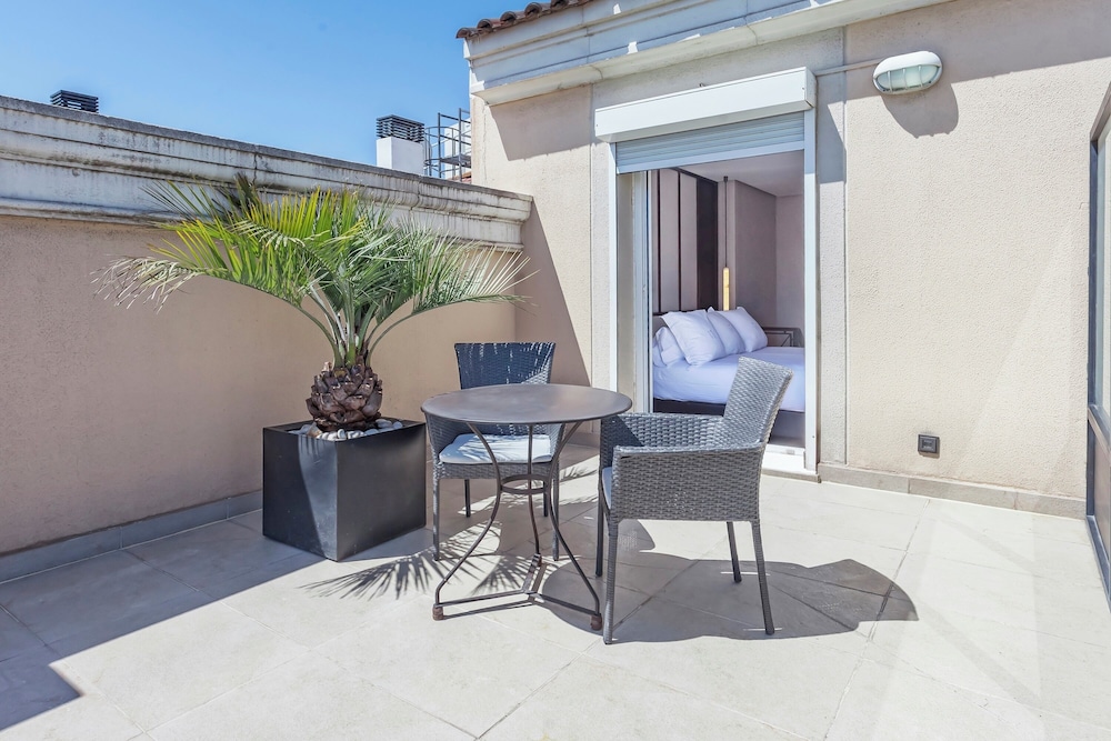 Hotel Villa Real 55/60