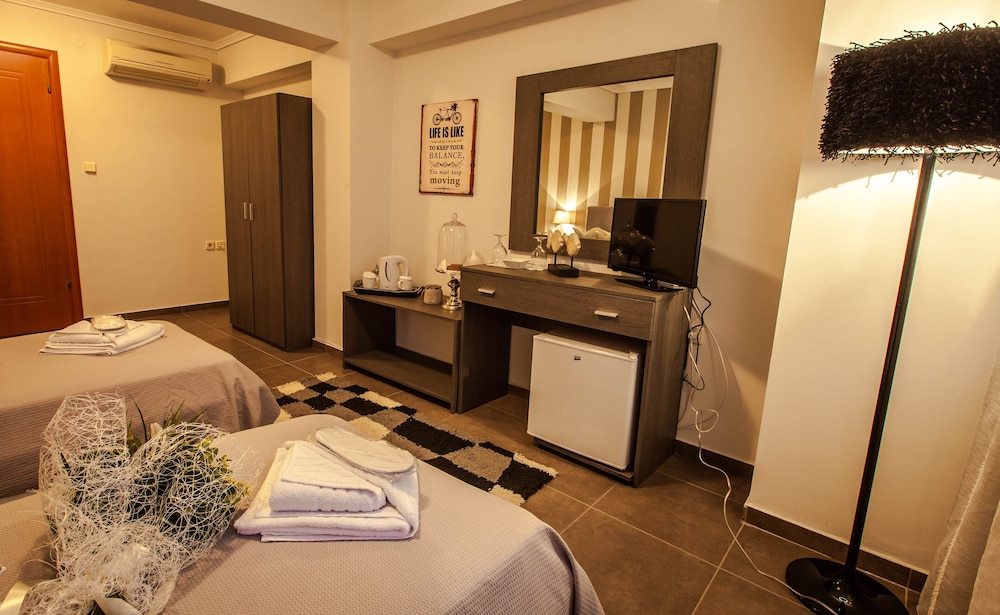 Aqua Mare Sea Side Rooms 10/50