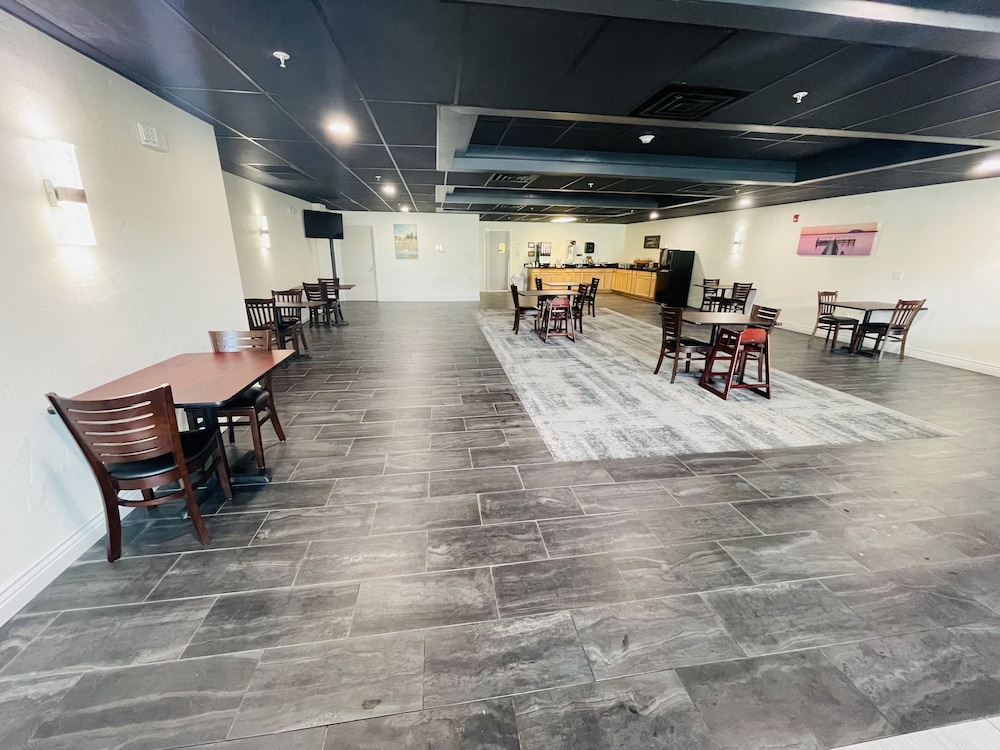 FairBridge Inn and Suites Cuero (ex Cuero s Copper Inn) 15/23