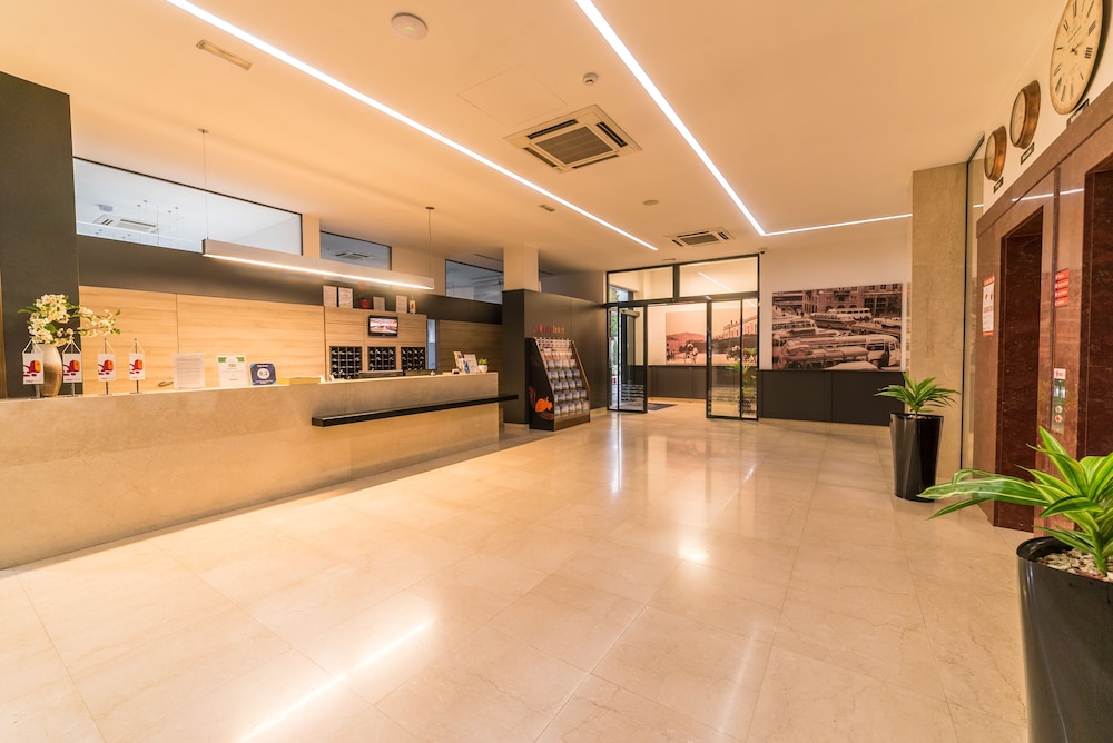 Lobby at CITY HOTEL MOSTAR, MOSTAR