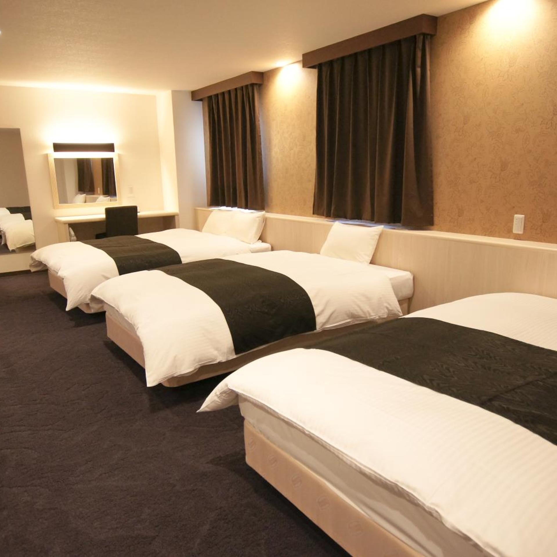 ROOM, TRIPLE