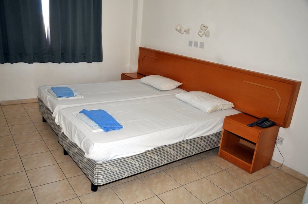 DebbieXenia Hotel Apartments 9/45