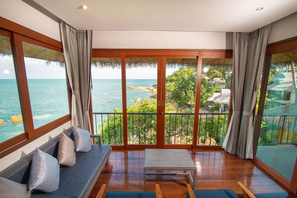 Coral Cliff Beach Resort 33/70