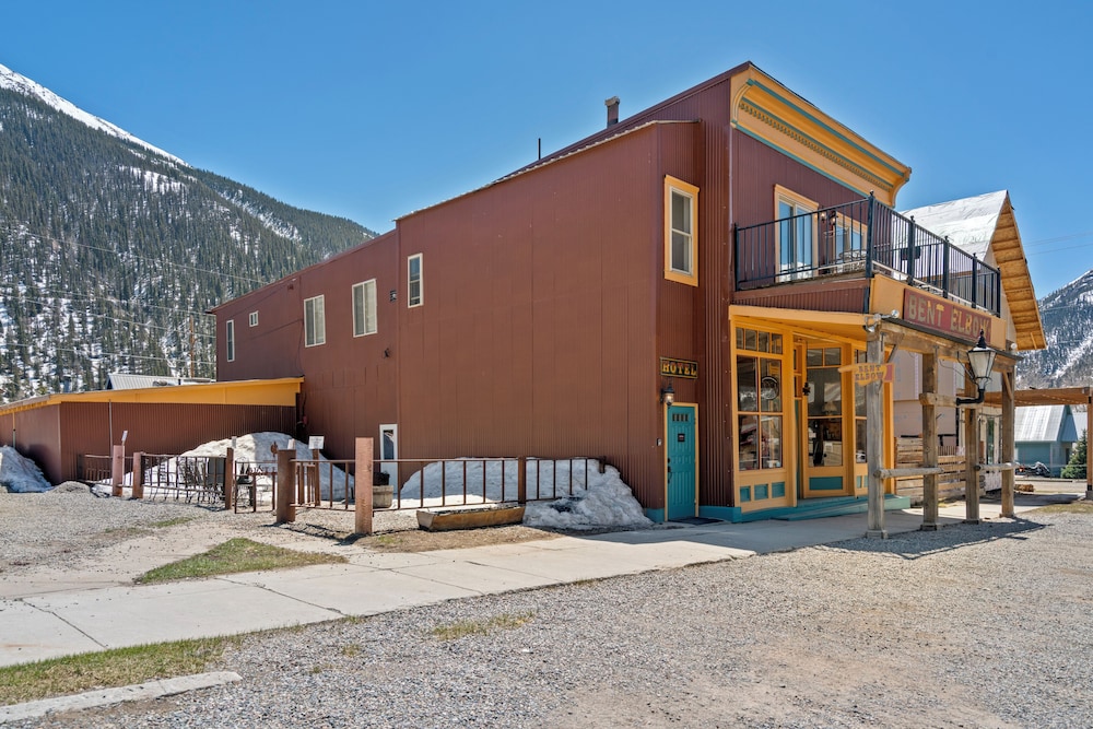 The Bent Elbow Hotel and Restaurant 5/40