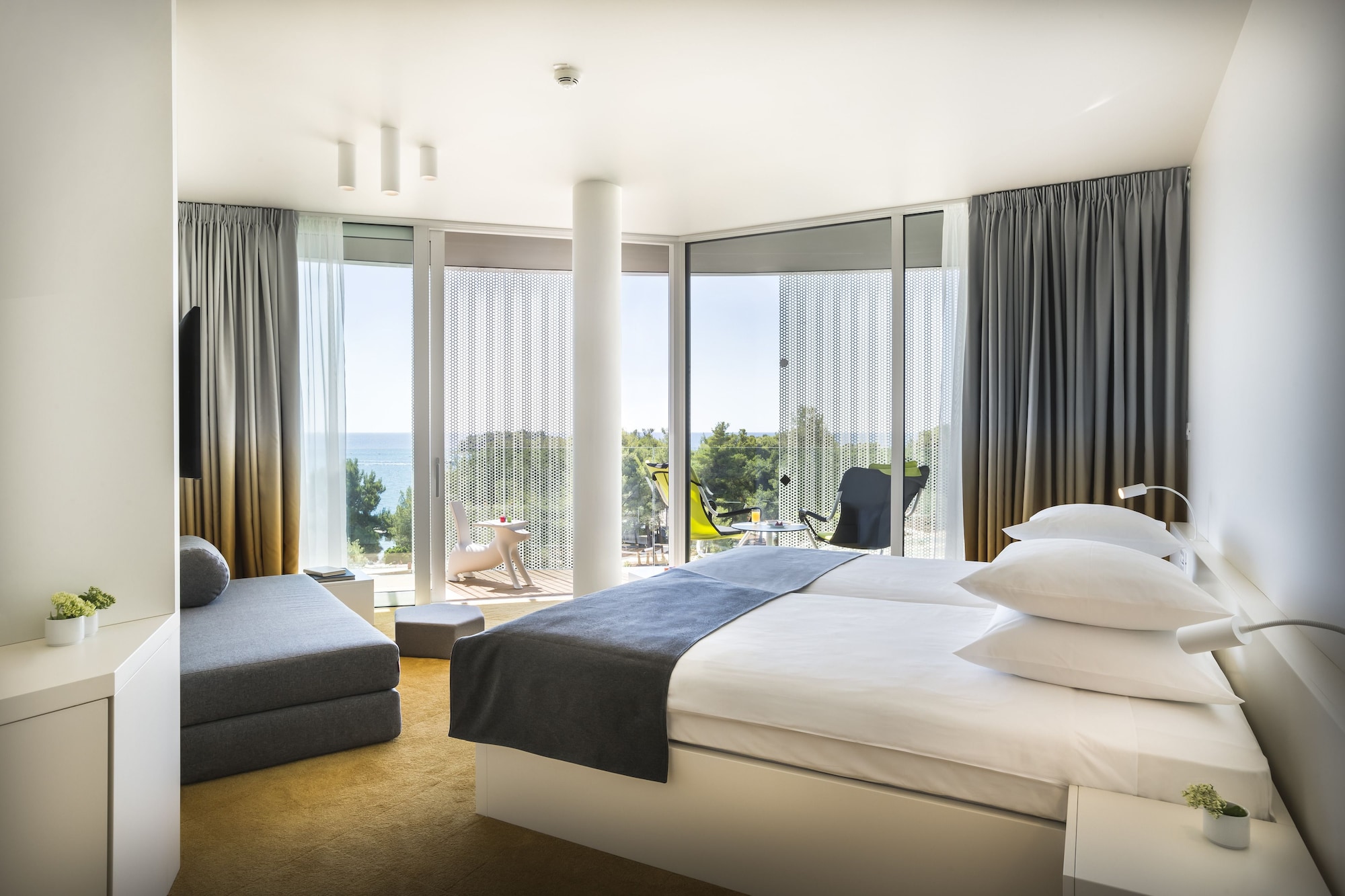 Grand, Double Bed, Sea Side, Sofa, Balcony