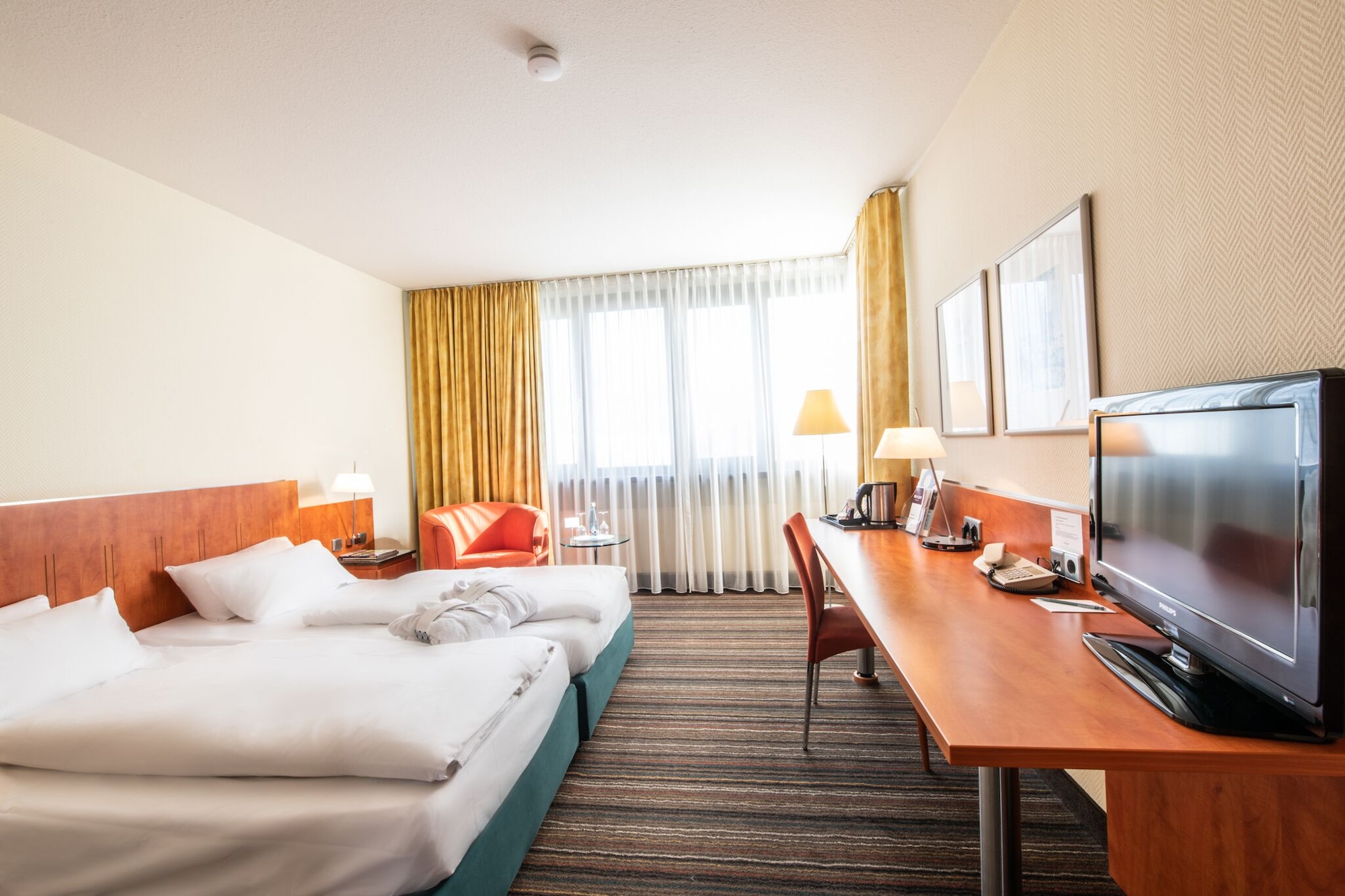 Comfort, Twin Beds
