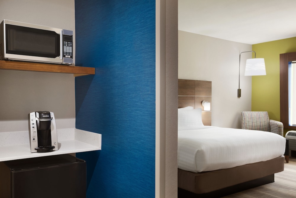Holiday Inn Express & Suites Mcallen - Medical Center Area 18/54