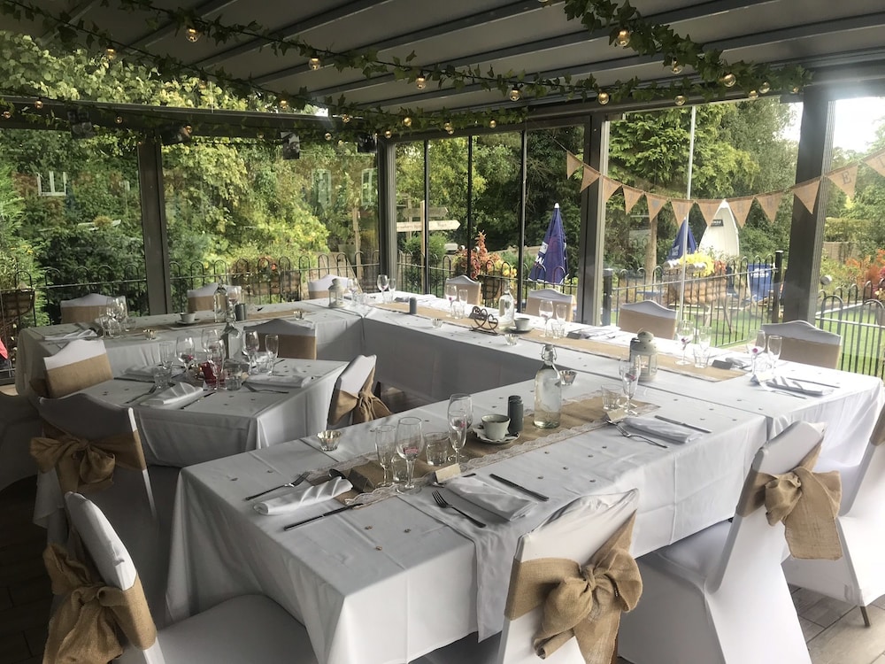 Strawberry Bank Hotel, NEC 31/47