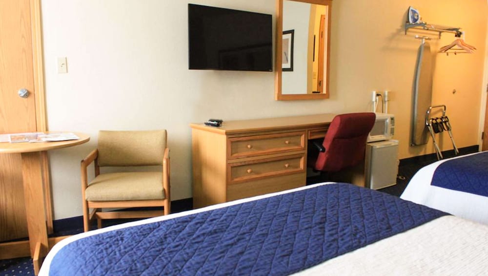 Broadway Inn Conference Center 13/52