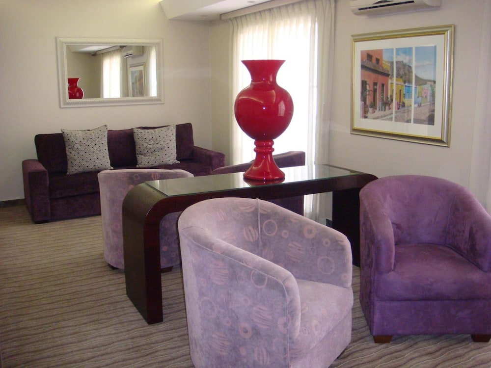 Signal Hill Lodge 34/65