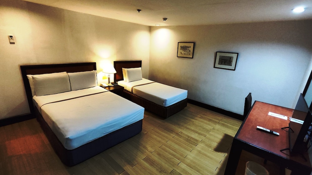 Rajah Park Hotel 7/50